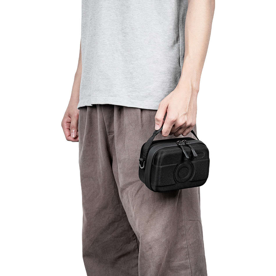 Жёсткий кофр для беззеркальной или экшн камеры