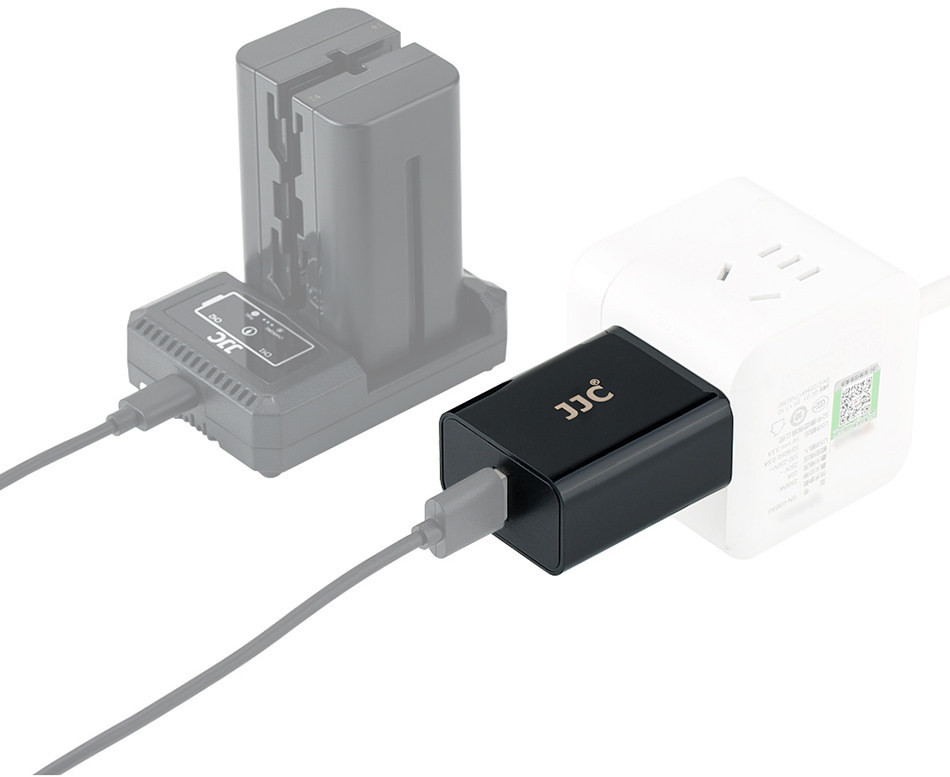 Сетевое зарядное устройство QC3.0 USB 5V 3A, 9V 2A, 12V 1.5A 18W (черный цвет)