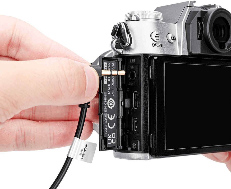 Кабельный адаптер для Fujifilm GFX100II / X-T50 / X-E5 (3.5mm jack в 2.5mm) Кабельный адаптер для Fujifilm GFX100II / X-T50 / X-E5 (3.5mm jack в 2.5mm)