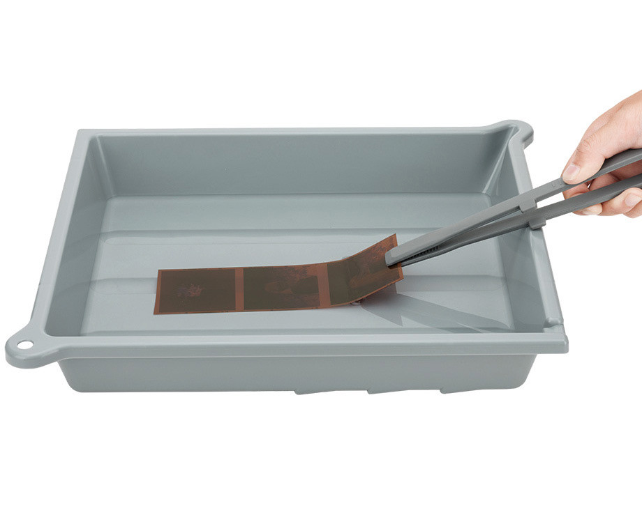 Кювета для проявки с щипцами (серый цвет)